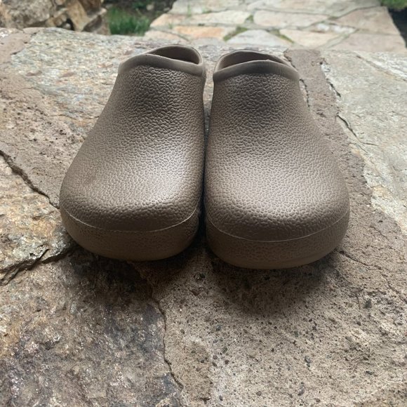 Brown Comfort Clogs - Picture 2 of 6